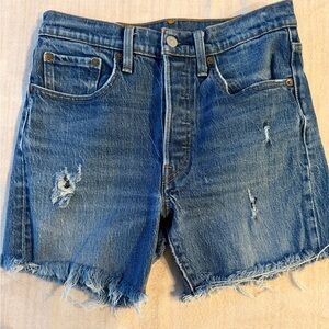 Levi’s 501 Midi Jean Short
